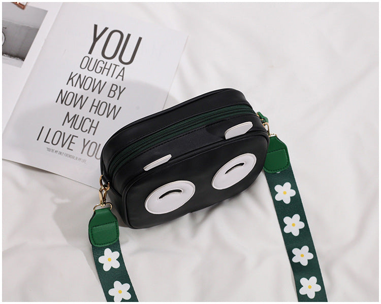 Panda shoulder bag