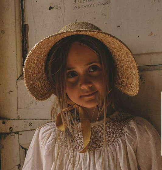 Children's Hand-woven Wide-brimmed Strappy Straw Grass Loli Hat