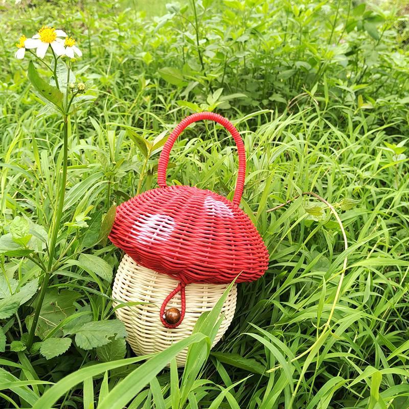 Handmade Vine Woven Mushroom-shaped Handbag